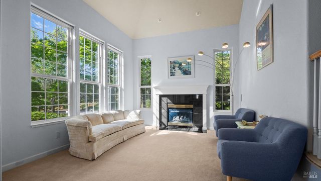 4742 Livingstone Pl, Santa Rosa, CA 95405