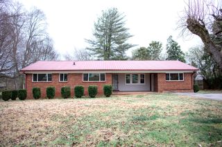 101 Lakeshore Dr, Mcminnville, TN 37110