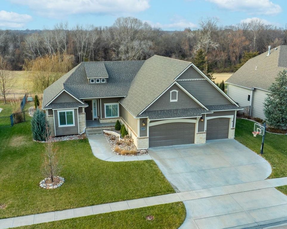 1242 E Lookout St., Derby, KS 67037