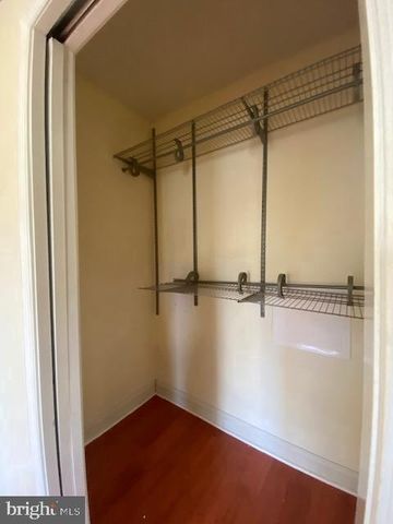 140 WALNUT AVE, Ardmore, PA 19003