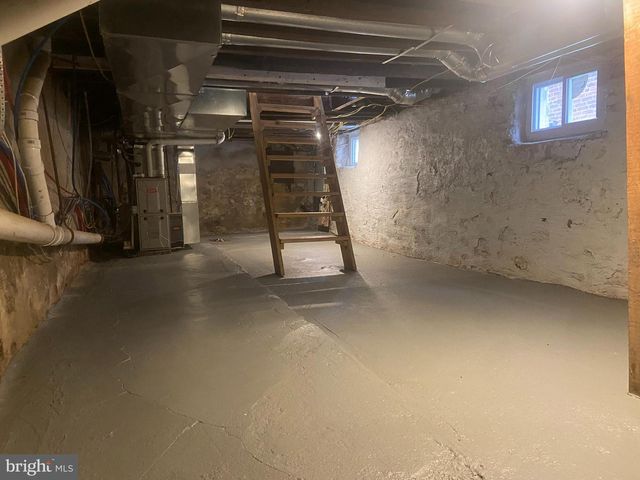 140 WALNUT AVE, Ardmore, PA 19003