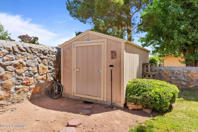 1810 Pinehurst Street, Las Cruces, NM 88011