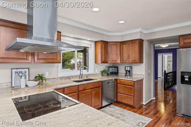 2748 Armstrong Drive, Lake Orion, MI 48360