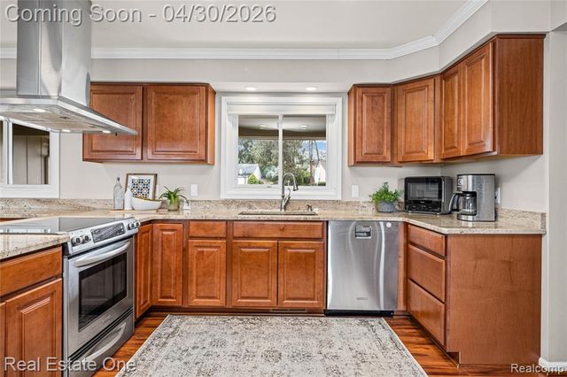 2748 Armstrong Drive, Lake Orion, MI 48360