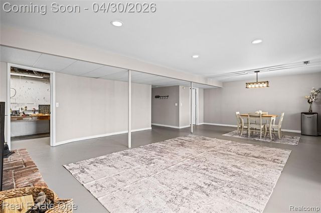 2748 Armstrong Drive, Lake Orion, MI 48360
