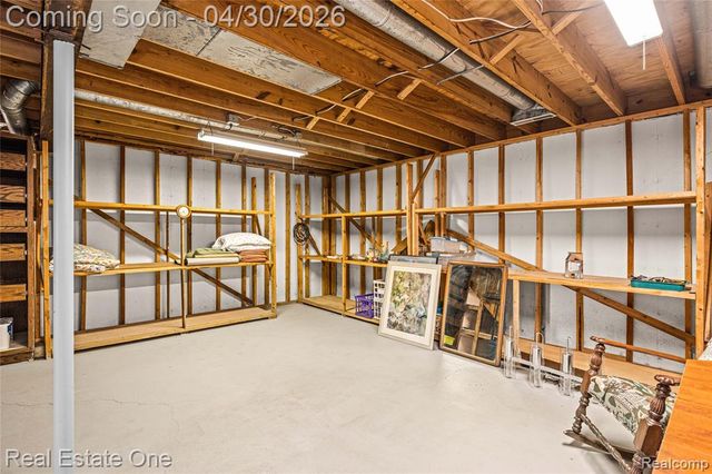 2748 Armstrong Drive, Lake Orion, MI 48360