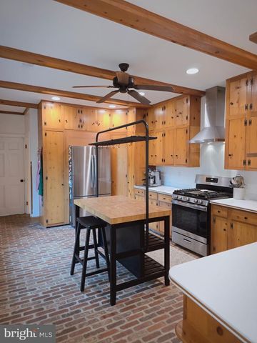 3805 NALLS RD, Alexandria, VA 22309