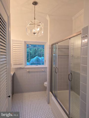 3805 NALLS RD, Alexandria, VA 22309