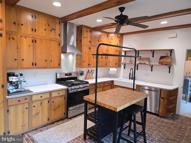 3805 NALLS RD, Alexandria, VA 22309