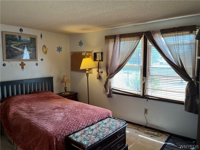 6836 East High Street, Lockport Town, NY 14094