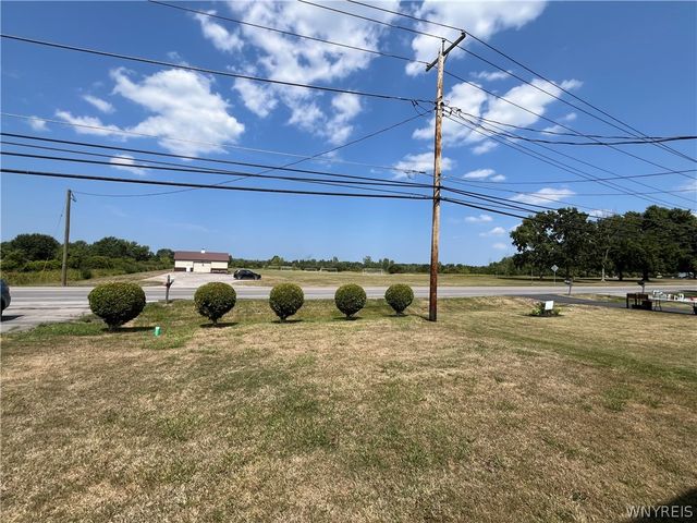 6836 East High Street, Lockport Town, NY 14094