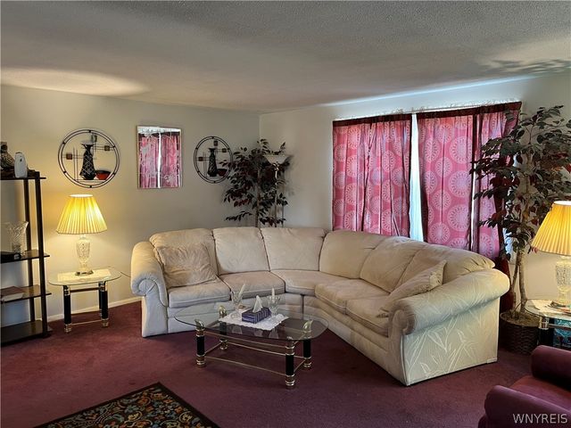 6836 East High Street, Lockport Town, NY 14094