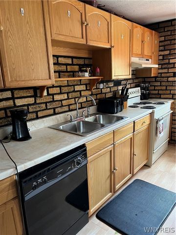 6836 East High Street, Lockport Town, NY 14094