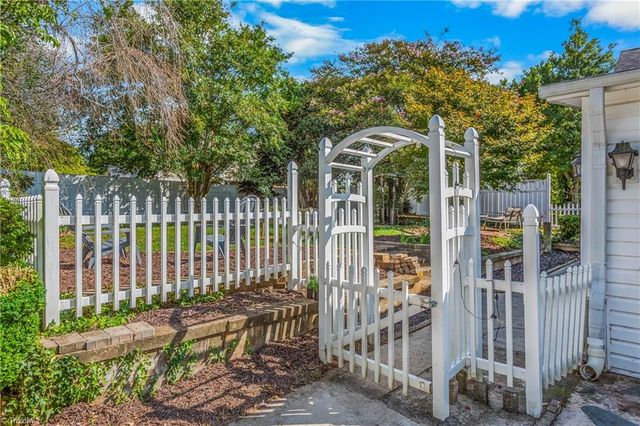 401 Fairview Drive, Lexington, NC 27292