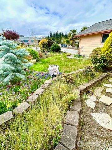 71 Onyx, Sequim, WA 98382