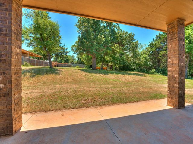 5865 Timberland Crossing, Guthrie, OK 73044