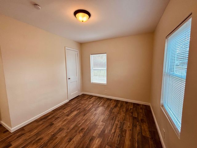 3067 E 13th Avenue, Columbus, OH 43219