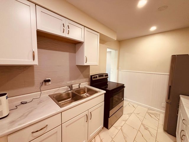 3067 E 13th Avenue, Columbus, OH 43219