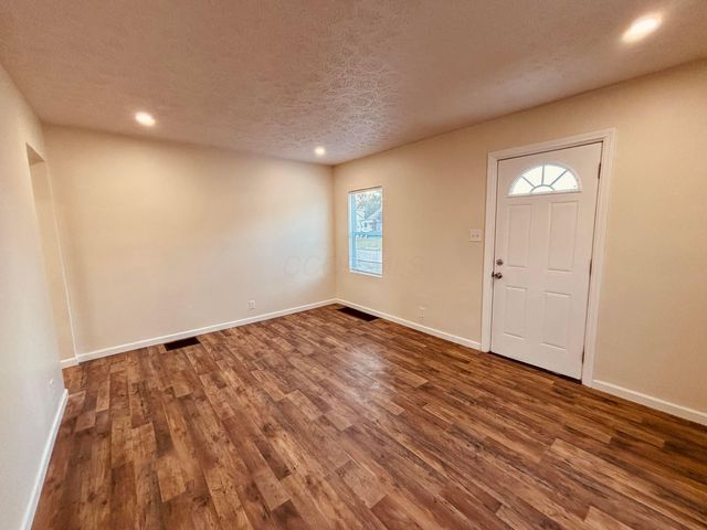 3067 E 13th Avenue, Columbus, OH 43219