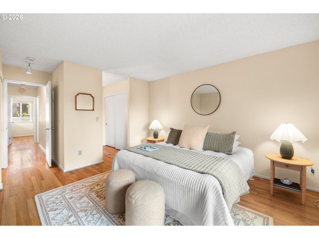 6 CONDOLEA Dr, Lake Oswego, OR 97035