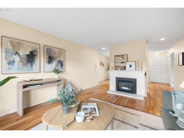 6 CONDOLEA Dr, Lake Oswego, OR 97035