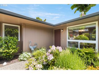 6 CONDOLEA Dr, Lake Oswego, OR 97035