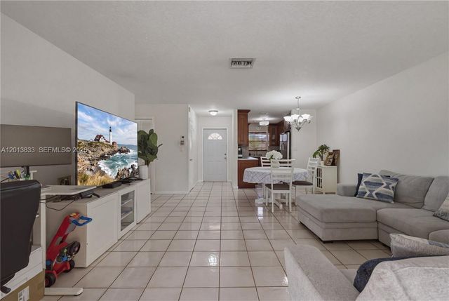 8614 SW 147th Pl, Miami, FL 33193