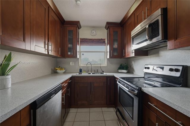 8614 SW 147th Pl, Miami, FL 33193