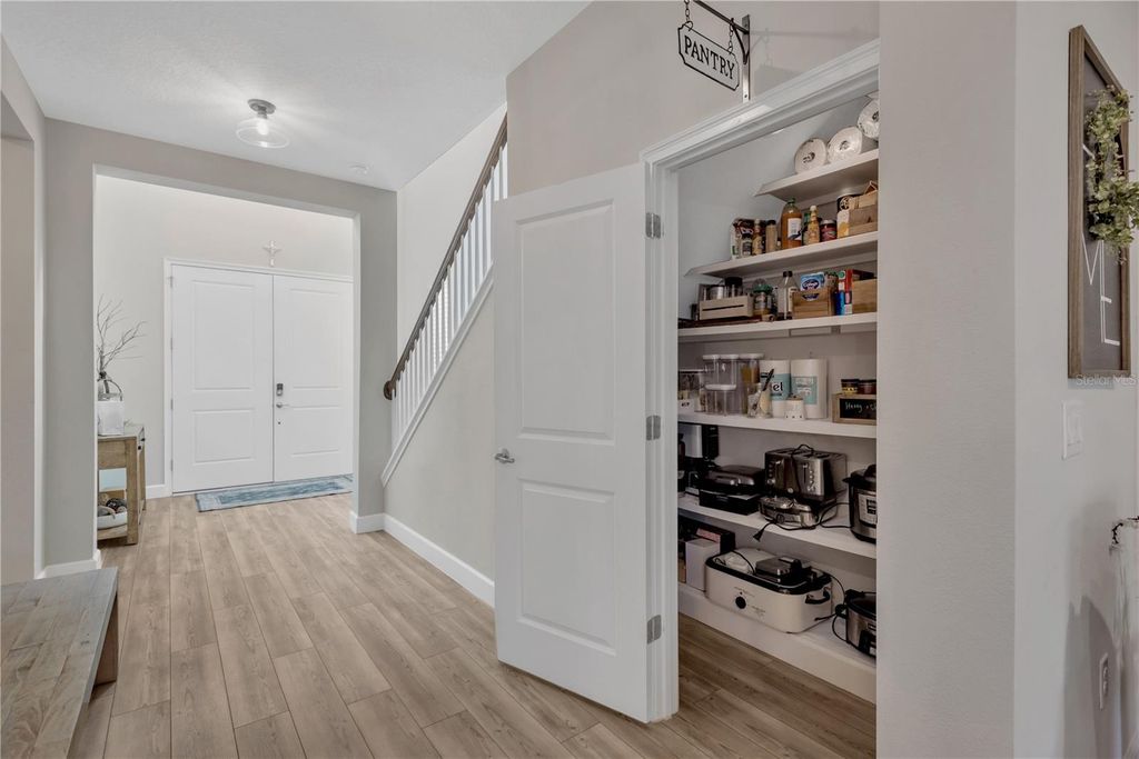 Image 13 of property listing at 315 BLACKROCK LANE, Apollo Beach, FL 33572