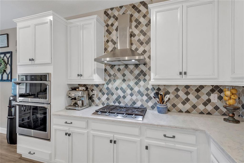 Image 21 of property listing at 315 BLACKROCK LANE, Apollo Beach, FL 33572