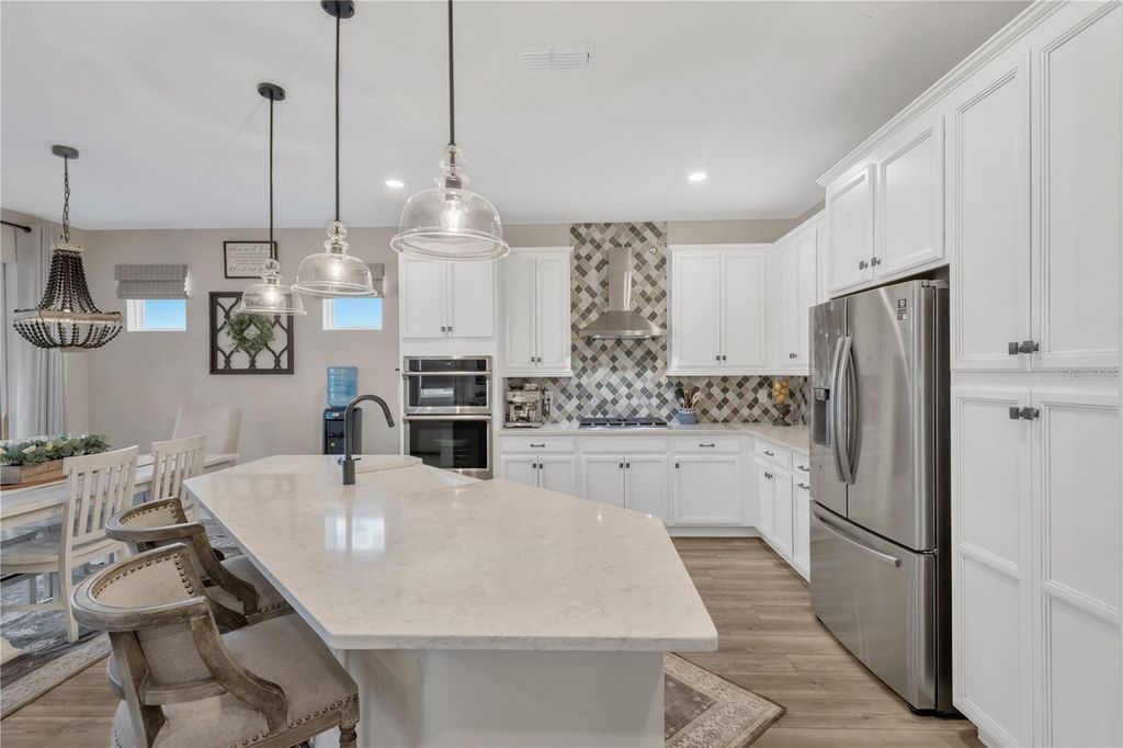 Image 4 of property listing at 315 BLACKROCK LANE, Apollo Beach, FL 33572