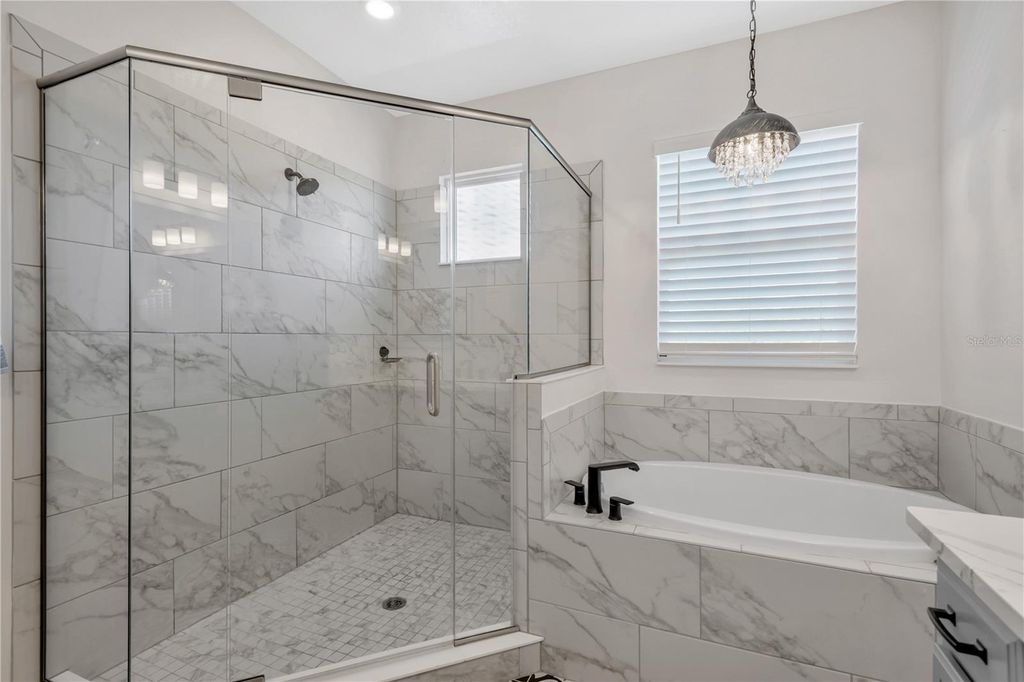 Image 31 of property listing at 315 BLACKROCK LANE, Apollo Beach, FL 33572