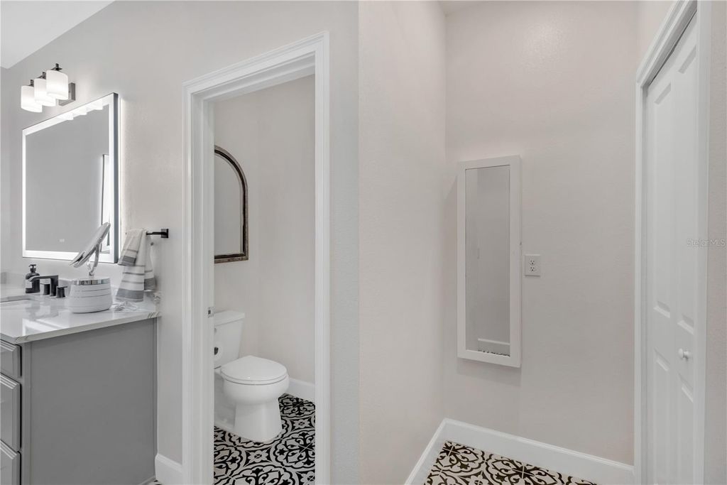 Image 35 of property listing at 315 BLACKROCK LANE, Apollo Beach, FL 33572