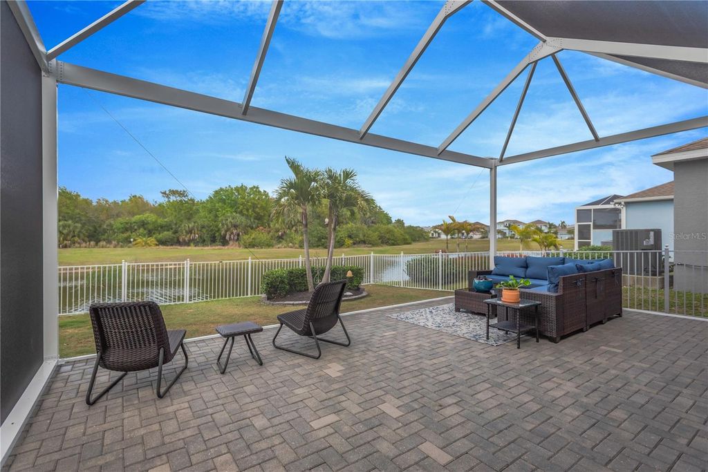 Image 38 of property listing at 315 BLACKROCK LANE, Apollo Beach, FL 33572