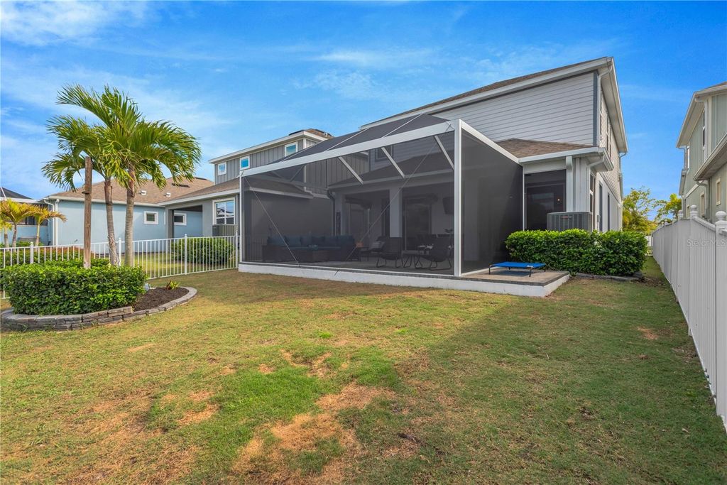 Image 43 of property listing at 315 BLACKROCK LANE, Apollo Beach, FL 33572