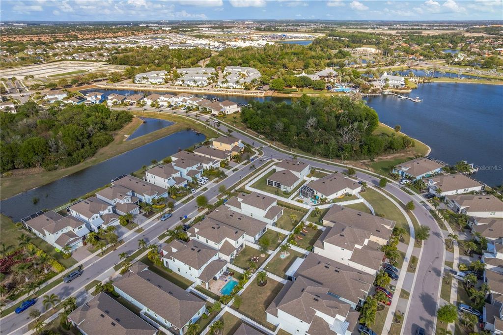 Image 60 of property listing at 315 BLACKROCK LANE, Apollo Beach, FL 33572