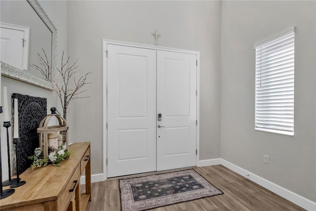 Image 8 of property listing at 315 BLACKROCK LANE, Apollo Beach, FL 33572