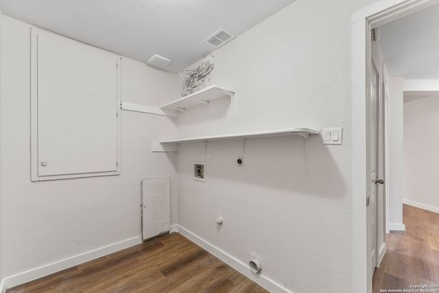 8127 Sunshine Trail Dr, San Antonio, TX 78244