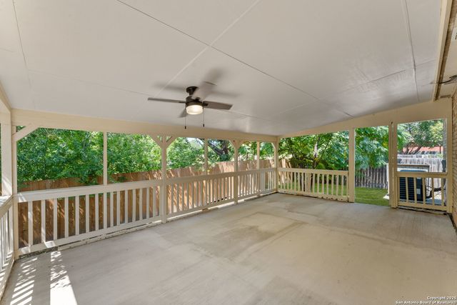 8127 Sunshine Trail Dr, San Antonio, TX 78244