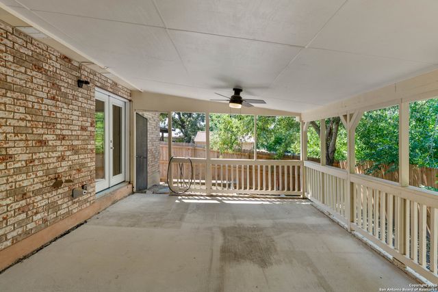 8127 Sunshine Trail Dr, San Antonio, TX 78244