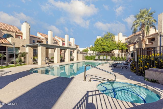 1025 E Highland Avenue 30, Phoenix, AZ 85014