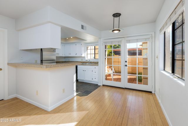 1025 E Highland Avenue 30, Phoenix, AZ 85014