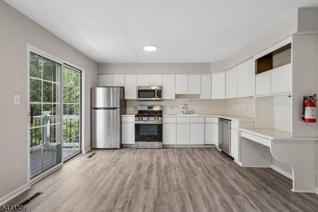 36 E Grand Ave, Rahway City, NJ 07065