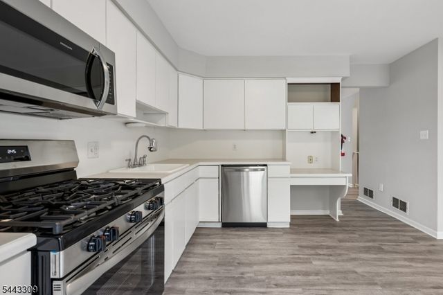 36 E Grand Ave, Rahway City, NJ 07065