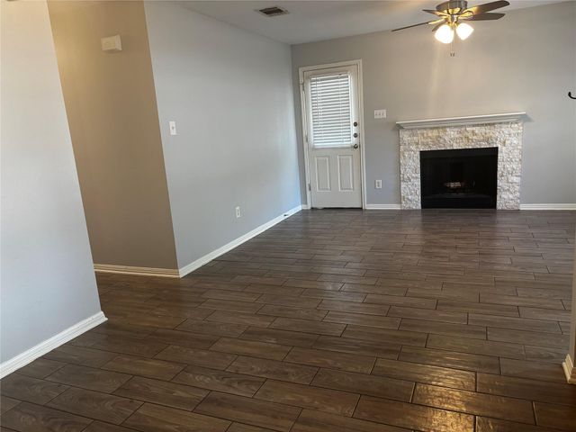 501 Texas Ave, Round Rock, TX 78664
