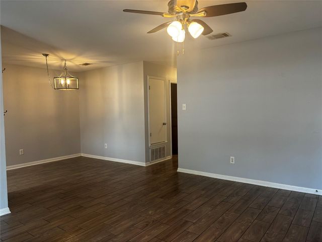 501 Texas Ave, Round Rock, TX 78664