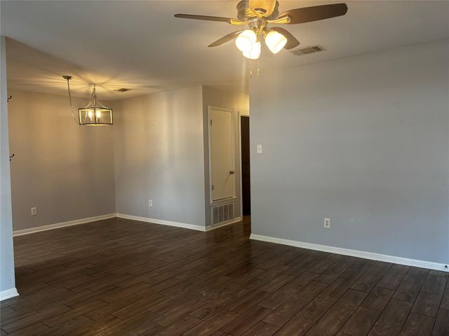 501 Texas Ave, Round Rock, TX 78664