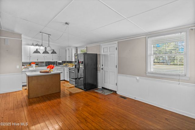 641 Shoreline Drive W, Sunset Beach, NC 28468