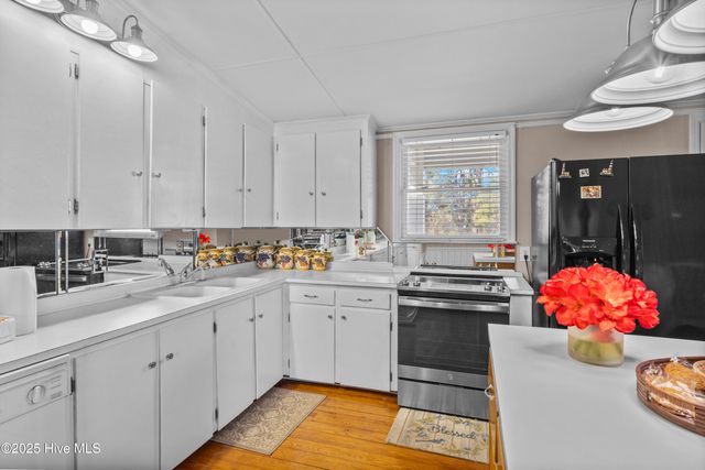 641 Shoreline Drive W, Sunset Beach, NC 28468