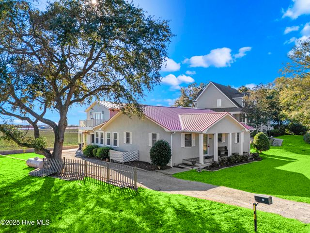 641 Shoreline Drive W, Sunset Beach, NC 28468